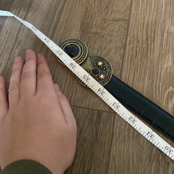 Black Croc Embossed leather ornate clasp belt Sz M/L brass buckle. - Picture 9 of 9